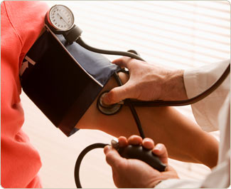 A magas vérnyomás betegség (hypertonia) a vérnyomás rendellenesen magas voltát jelenti. Diagnózisa vérnyomásméréssel történik, kezelése pedig nagyon változó: a tablettától az életmódváltozáson át különböző lehet.